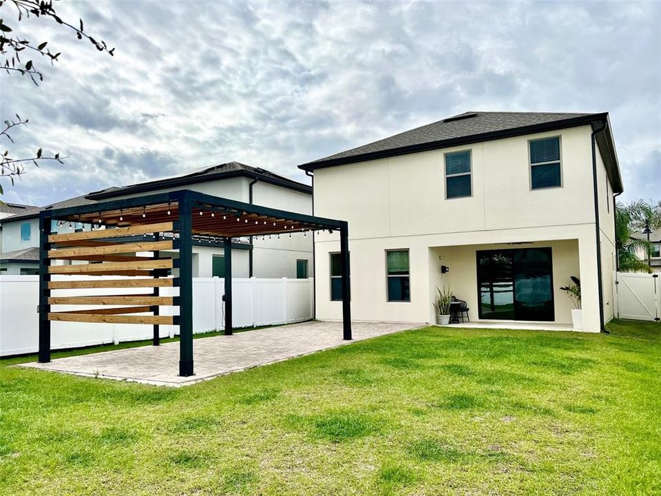 For Rent: $3,450 (4 beds, 2 baths, 2368 Square Feet)