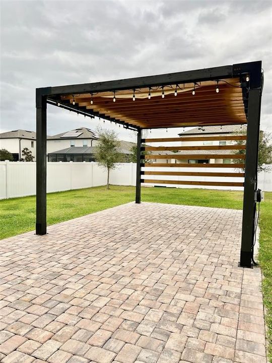 For Rent: $3,450 (4 beds, 2 baths, 2368 Square Feet)