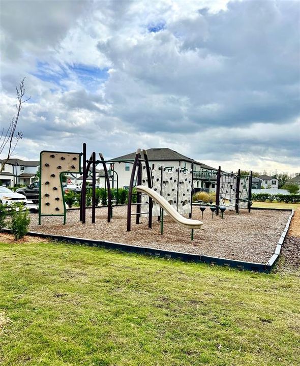 For Rent: $3,450 (4 beds, 2 baths, 2368 Square Feet)