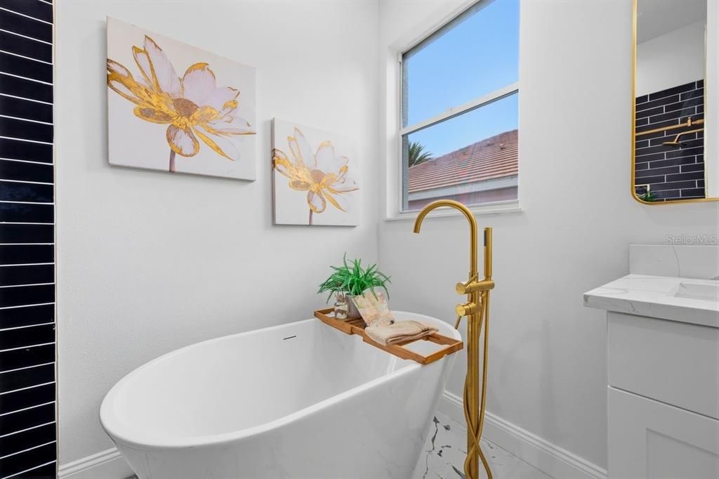 For Sale: $650,000 (4 beds, 2 baths, 2063 Square Feet)