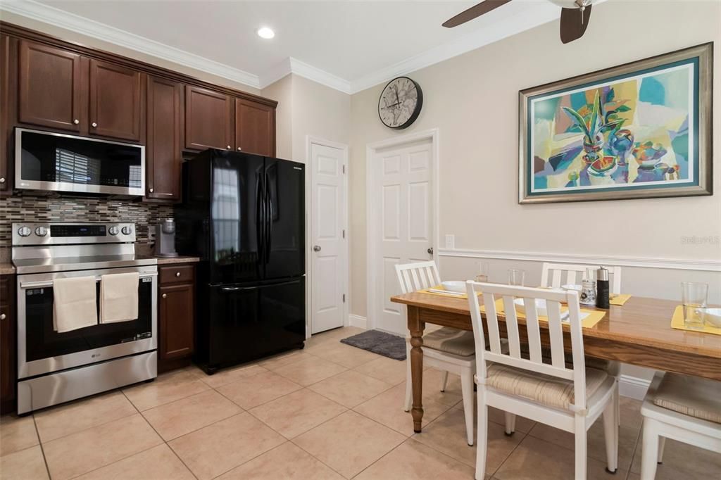 For Sale: $324,900 (3 beds, 2 baths, 1692 Square Feet)