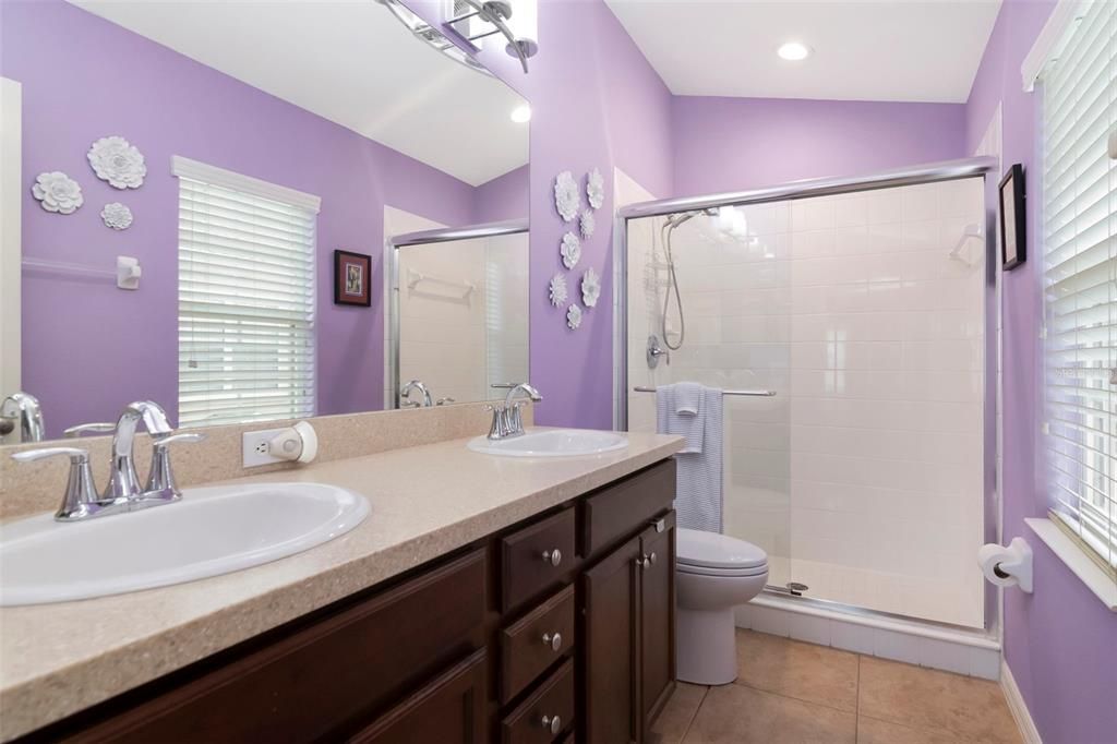For Sale: $324,900 (3 beds, 2 baths, 1692 Square Feet)
