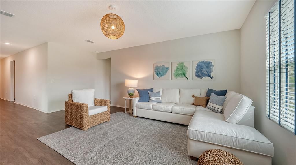 For Sale: $350,555 (4 beds, 2 baths, 1817 Square Feet)