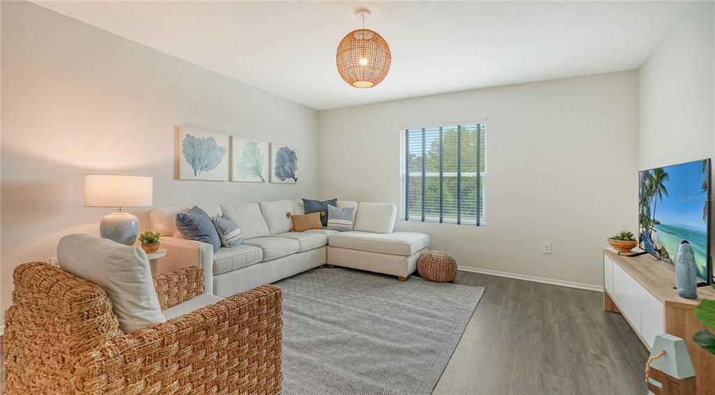 For Sale: $350,555 (4 beds, 2 baths, 1817 Square Feet)