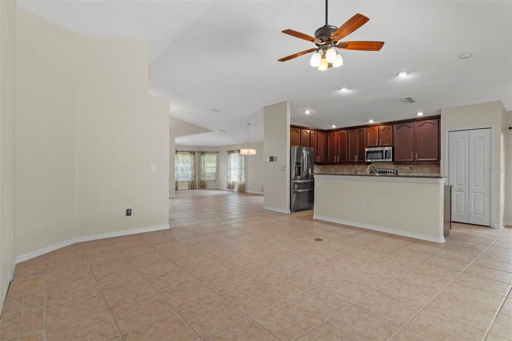 En Venta: $298,998 (3 camas, 2 baños, 1970 Pies cuadrados)
