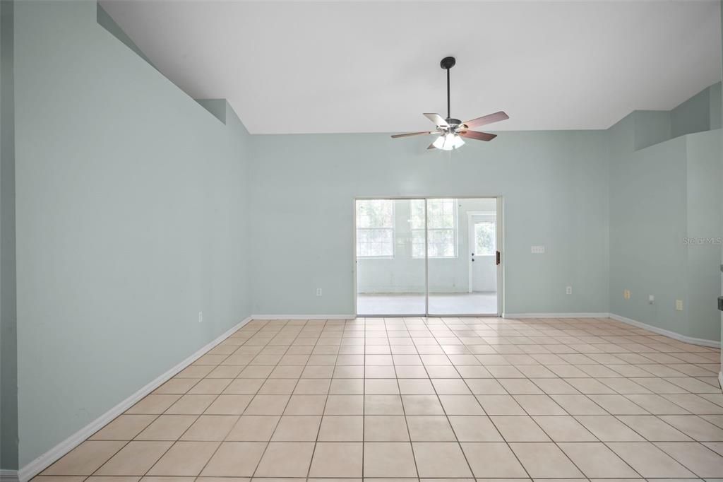 For Sale: $320,900 (3 beds, 2 baths, 1611 Square Feet)