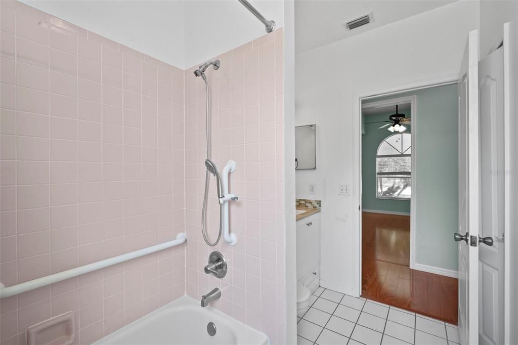 For Sale: $320,900 (3 beds, 2 baths, 1611 Square Feet)