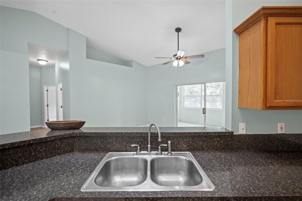 For Sale: $320,900 (3 beds, 2 baths, 1611 Square Feet)