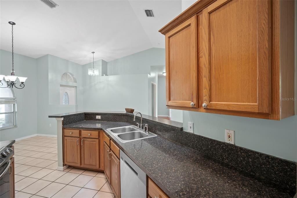 For Sale: $320,900 (3 beds, 2 baths, 1611 Square Feet)