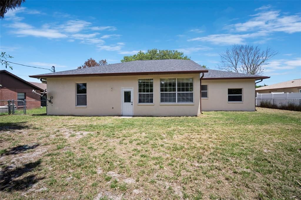 For Sale: $320,900 (3 beds, 2 baths, 1611 Square Feet)