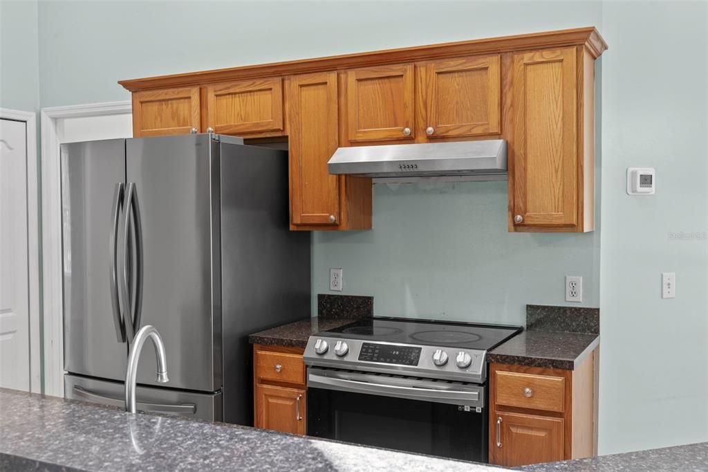 For Sale: $320,900 (3 beds, 2 baths, 1611 Square Feet)