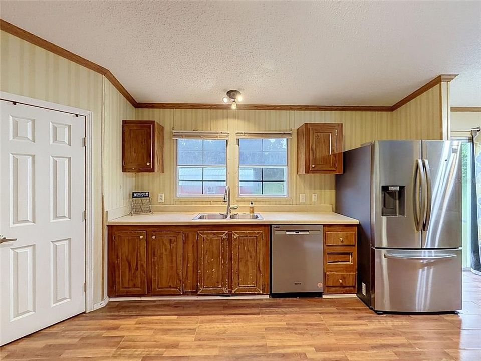 For Sale: $249,900 (4 beds, 2 baths, 2128 Square Feet)