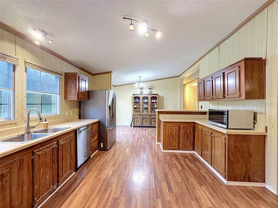 For Sale: $249,900 (4 beds, 2 baths, 2128 Square Feet)