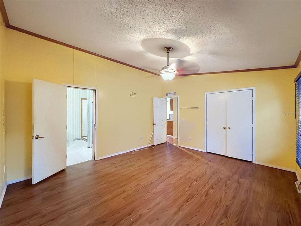 For Sale: $249,900 (4 beds, 2 baths, 2128 Square Feet)
