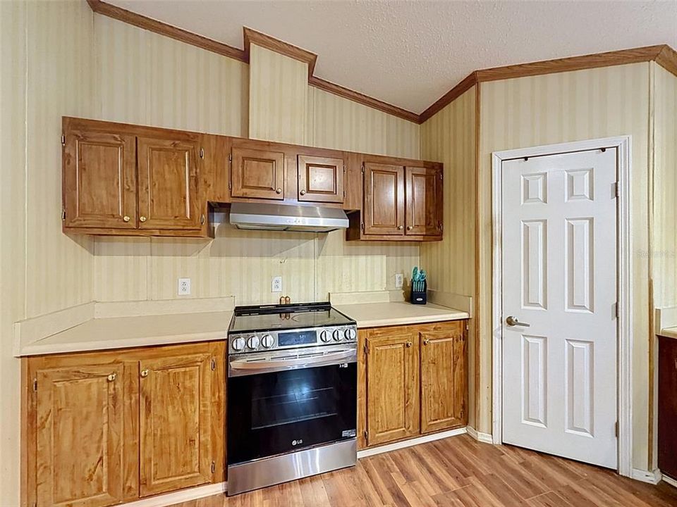 For Sale: $249,900 (4 beds, 2 baths, 2128 Square Feet)