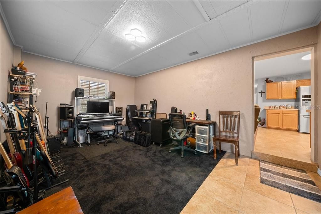 For Sale: $264,900 (3 beds, 2 baths, 1602 Square Feet)