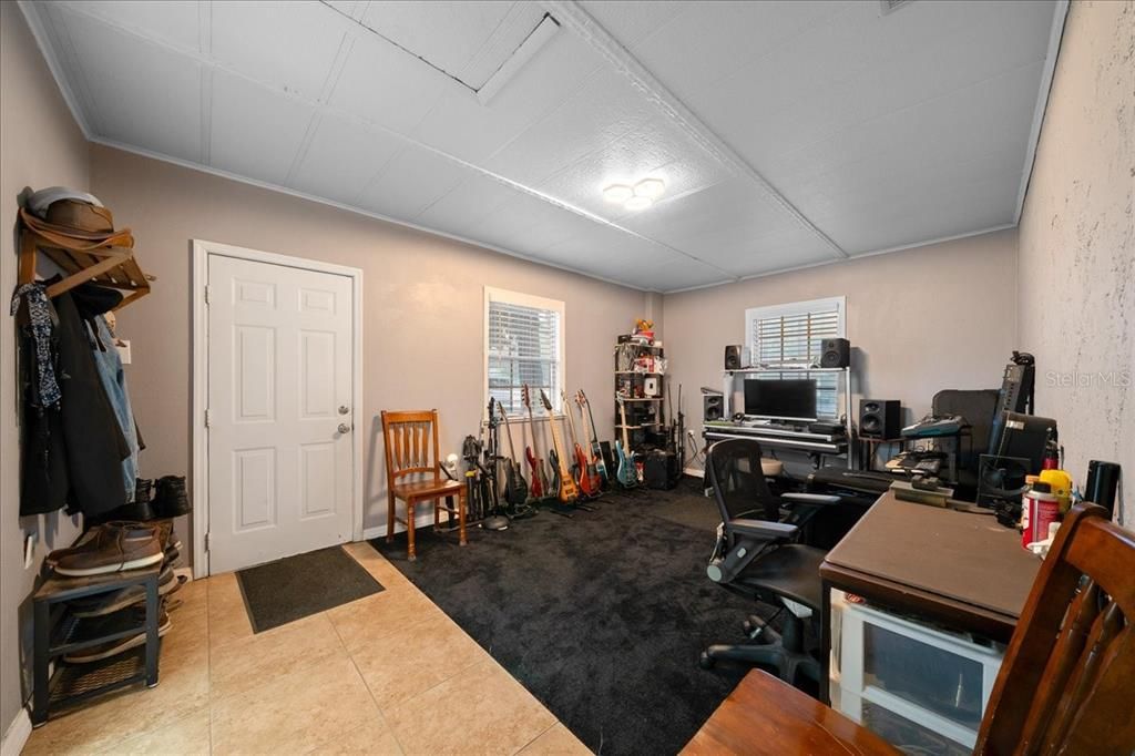 For Sale: $264,900 (3 beds, 2 baths, 1602 Square Feet)