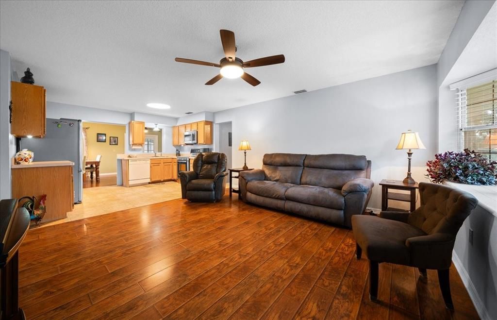 For Sale: $264,900 (3 beds, 2 baths, 1602 Square Feet)