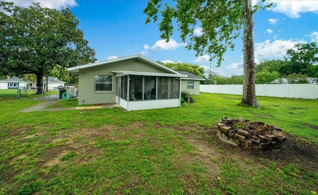 For Sale: $264,900 (3 beds, 2 baths, 1602 Square Feet)