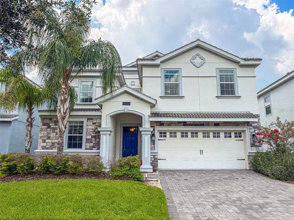 For Sale: $699,000 (9 beds, 5 baths, 3909 Square Feet)