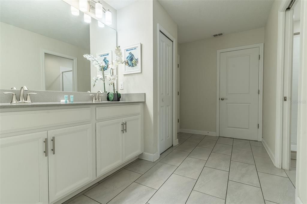 For Sale: $699,000 (9 beds, 5 baths, 3909 Square Feet)