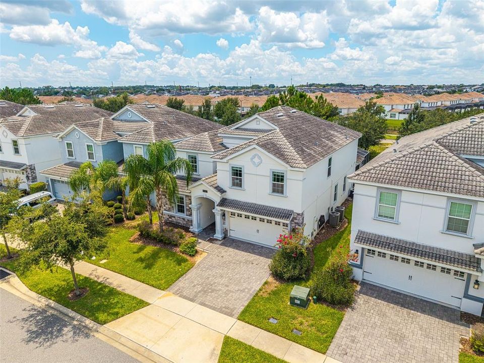 For Sale: $699,000 (9 beds, 5 baths, 3909 Square Feet)