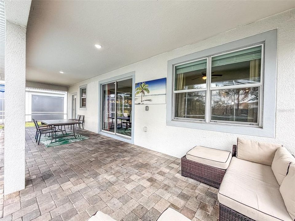 For Sale: $699,000 (9 beds, 5 baths, 3909 Square Feet)