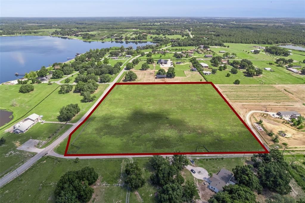 На продажу: $589,000 (9.49 acres)