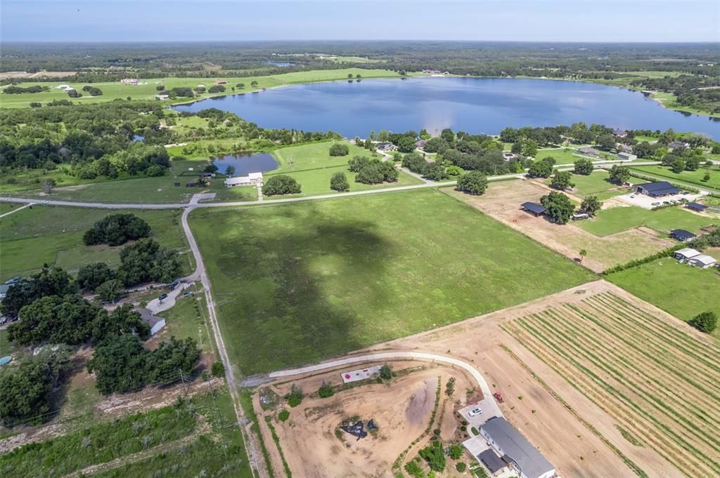 На продажу: $589,000 (9.49 acres)