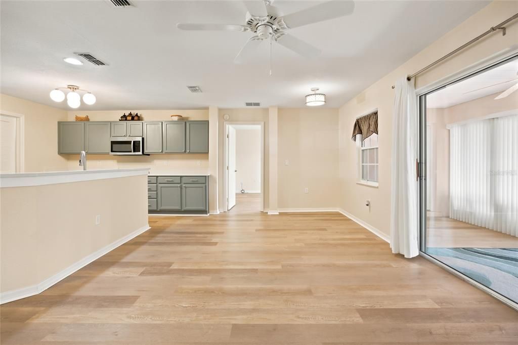 For Sale: $259,900 (3 beds, 2 baths, 1516 Square Feet)
