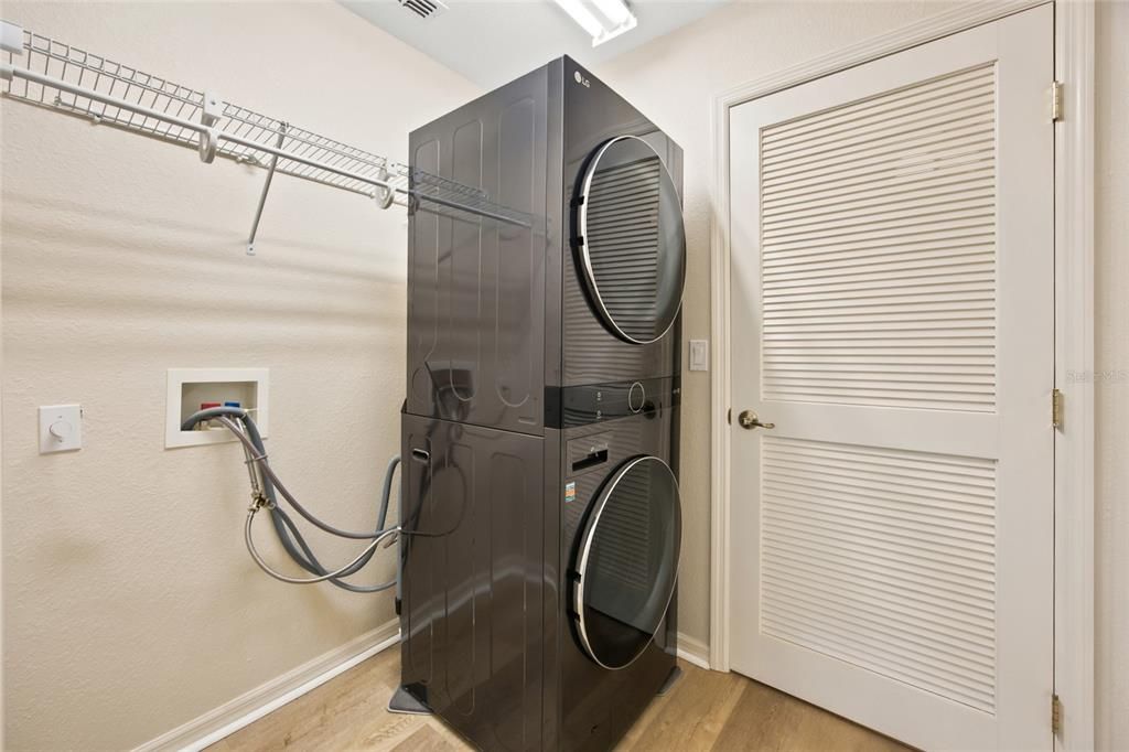 For Sale: $259,900 (3 beds, 2 baths, 1516 Square Feet)