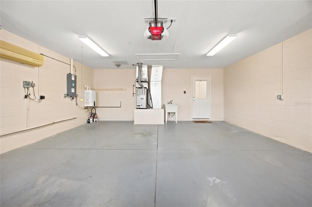 For Sale: $259,900 (3 beds, 2 baths, 1516 Square Feet)