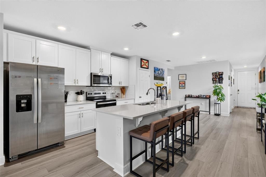 For Sale: $349,995 (3 beds, 2 baths, 1483 Square Feet)