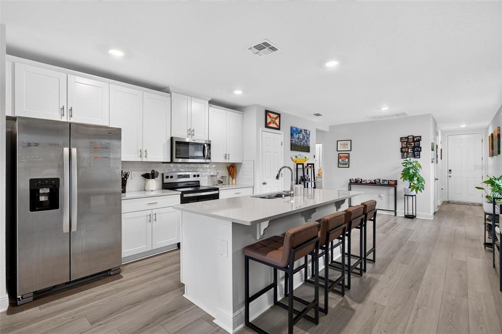 For Sale: $349,995 (3 beds, 2 baths, 1483 Square Feet)