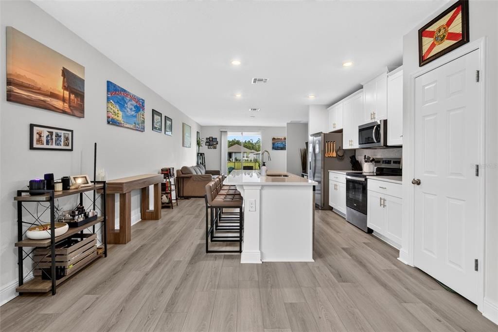 For Sale: $349,995 (3 beds, 2 baths, 1483 Square Feet)