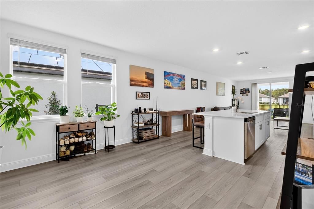 For Sale: $349,995 (3 beds, 2 baths, 1483 Square Feet)