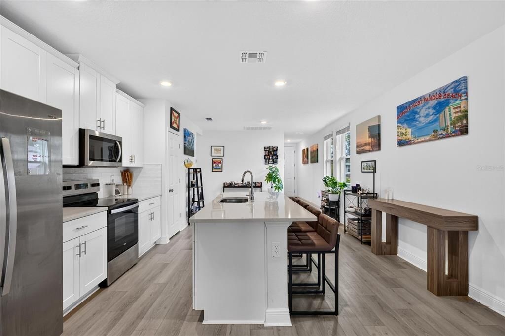 For Sale: $349,995 (3 beds, 2 baths, 1483 Square Feet)