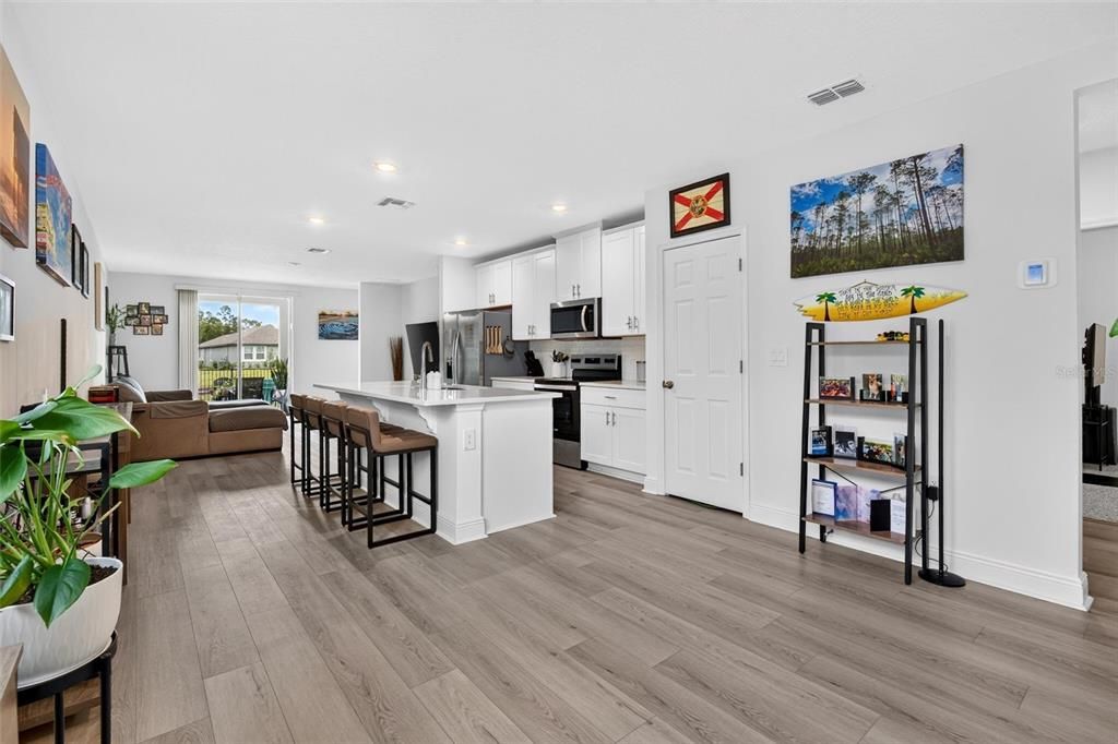 For Sale: $349,995 (3 beds, 2 baths, 1483 Square Feet)
