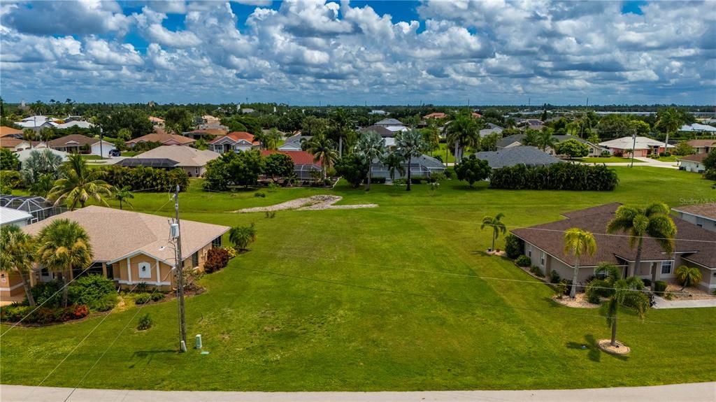 На продажу: $57,900 (0.22 acres)