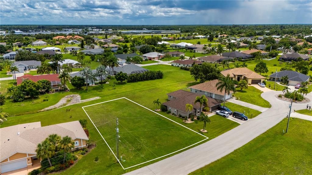 На продажу: $57,900 (0.22 acres)