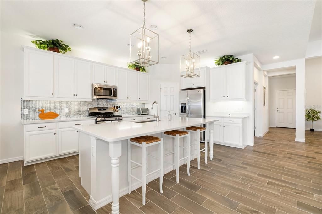 For Sale: $700,000 (3 beds, 2 baths, 2434 Square Feet)