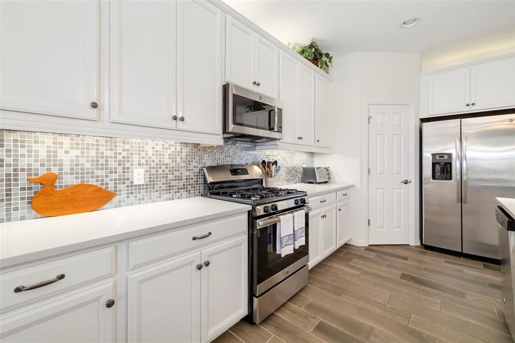 For Sale: $700,000 (3 beds, 2 baths, 2434 Square Feet)
