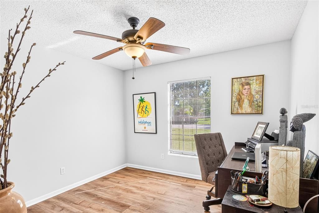 For Sale: $355,000 (3 beds, 2 baths, 1287 Square Feet)