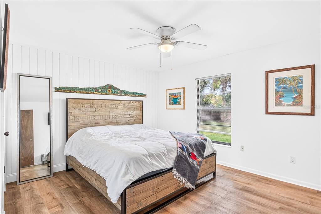 For Sale: $355,000 (3 beds, 2 baths, 1287 Square Feet)