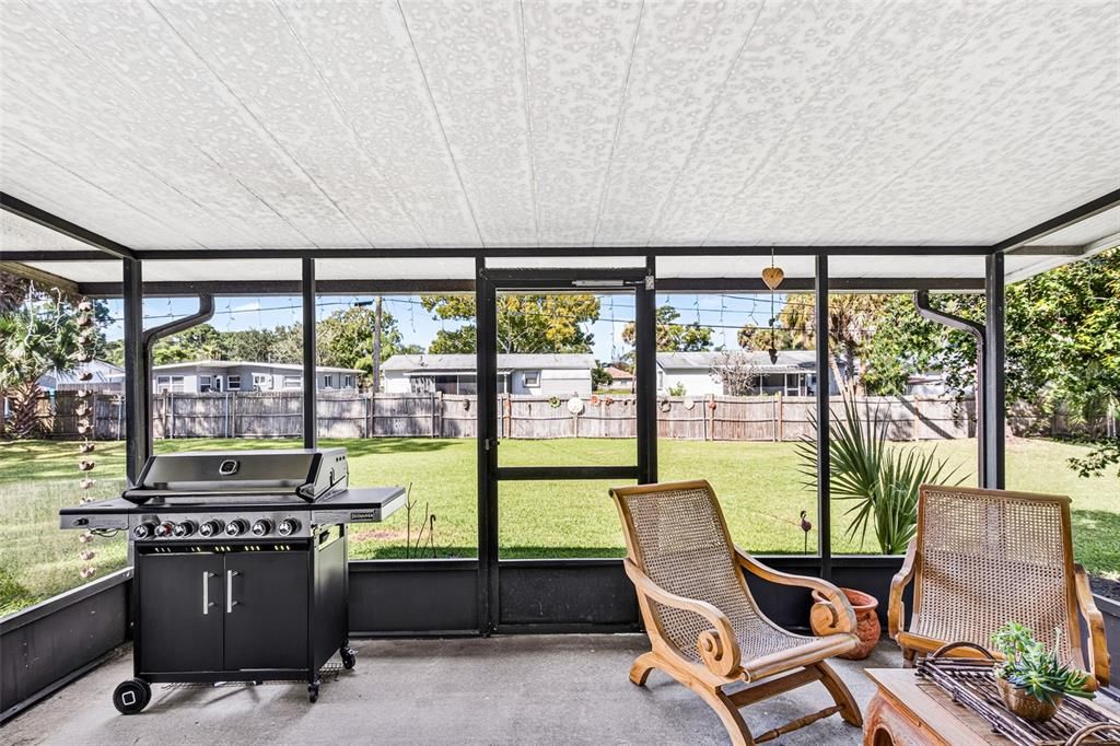 For Sale: $355,000 (3 beds, 2 baths, 1287 Square Feet)