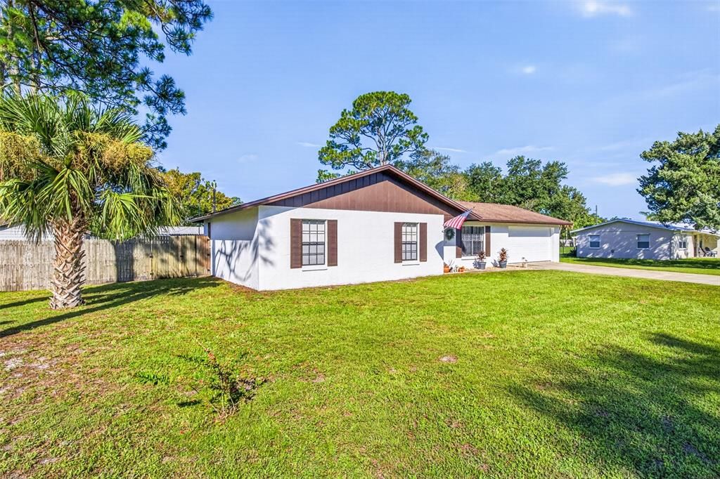 For Sale: $355,000 (3 beds, 2 baths, 1287 Square Feet)
