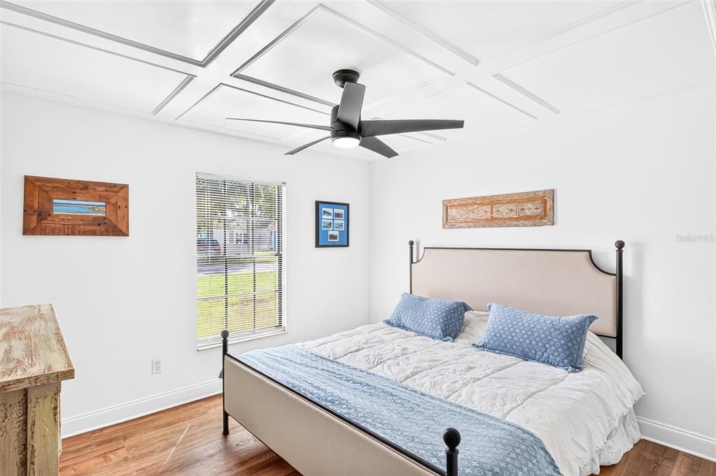 For Sale: $355,000 (3 beds, 2 baths, 1287 Square Feet)