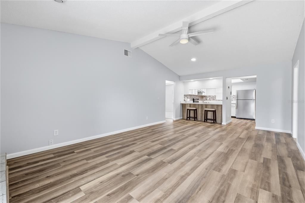 For Rent: $2,200 (3 beds, 2 baths, 1209 Square Feet)