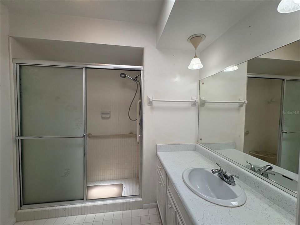 For Rent: $1,950 (2 beds, 2 baths, 1813 Square Feet)