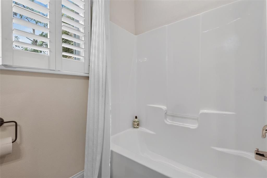 En Venta: $550,000 (3 camas, 2 baños, 2363 Pies cuadrados)